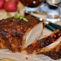 Свинина карамелизованная в беконе